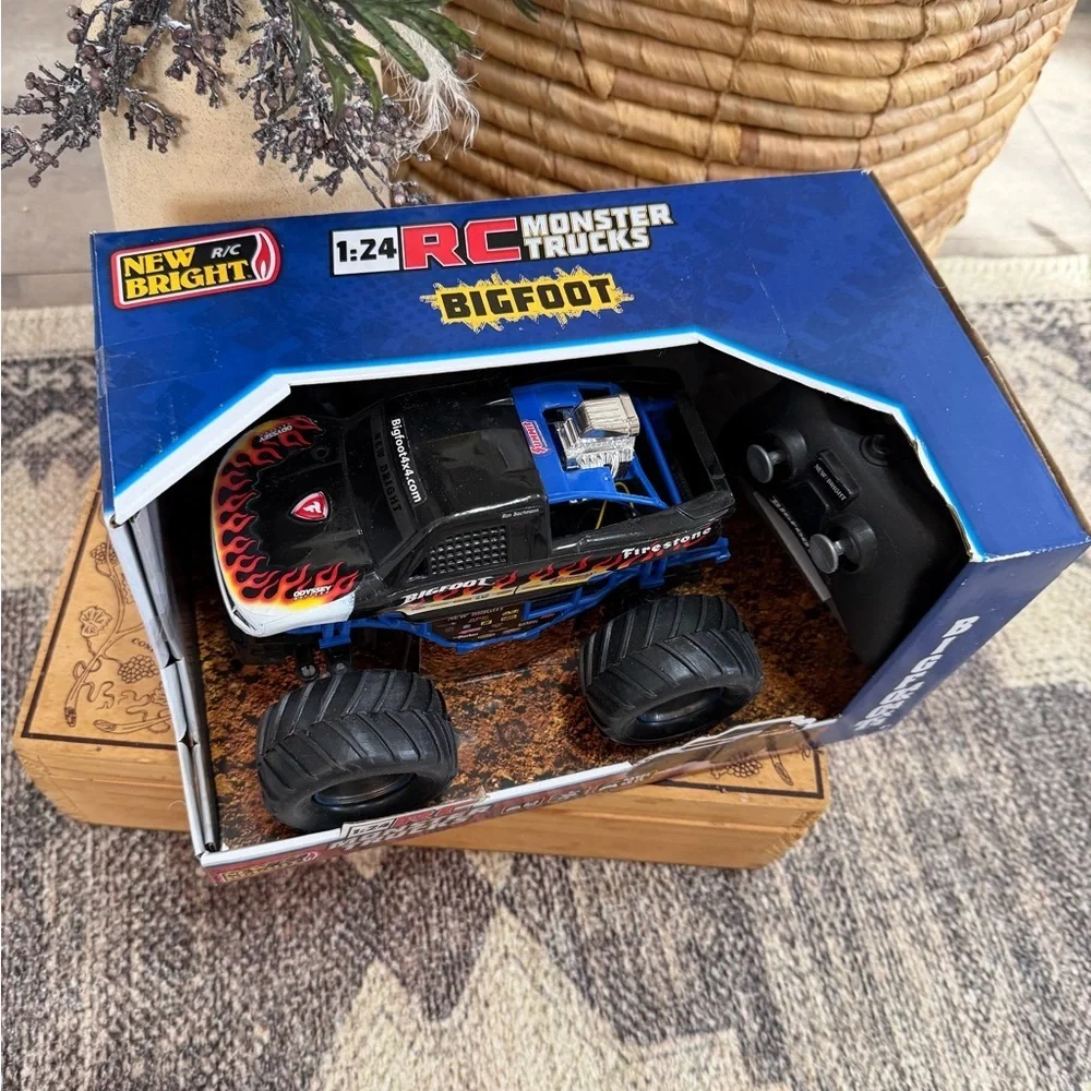 New 2022 RC Monster Truck 45th Bigfoot 4x4x4 ~ 1:24 - New in Box Remote Control
